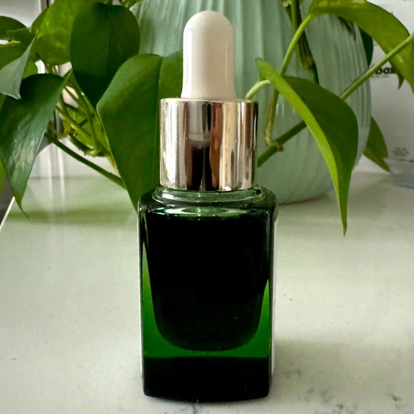 Sunday Riley UFO Clarifying Face Oil 0.5oz 15ml - Picture 4 of 4